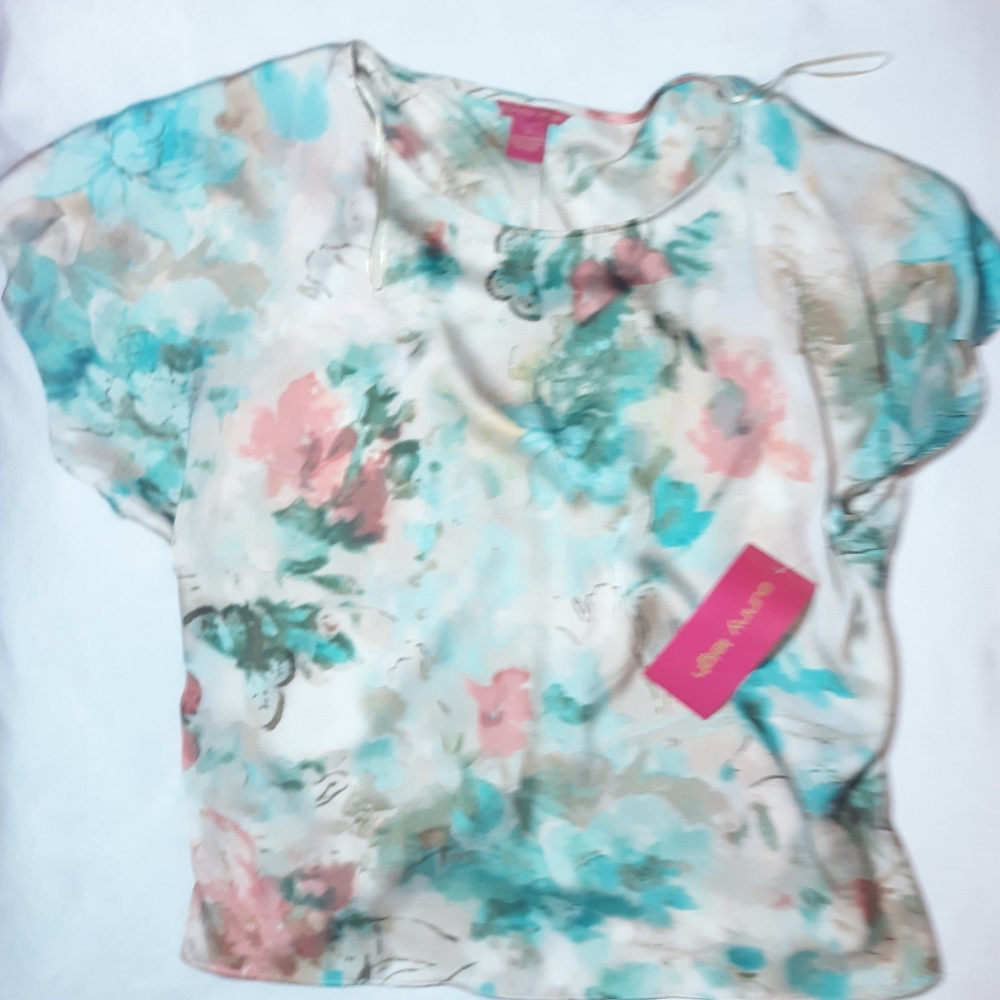 Sunny Leigh Blouse new medium